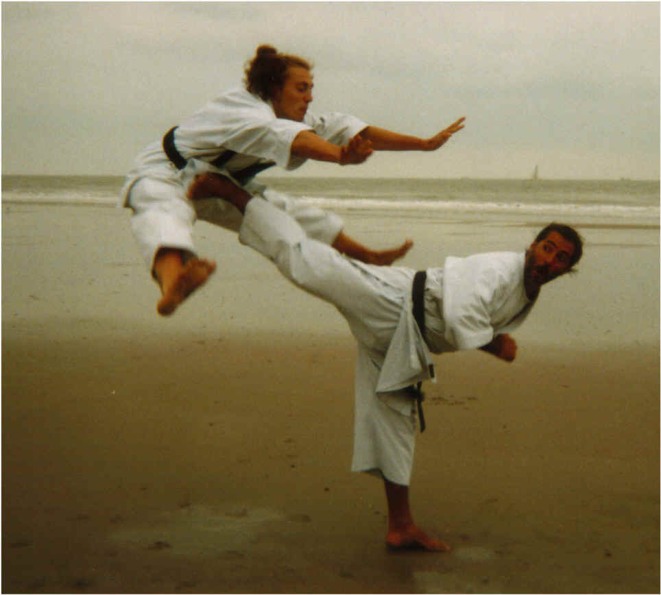 Ushiro geri - KIAAAAI - Jean Van Loon (August 1998)